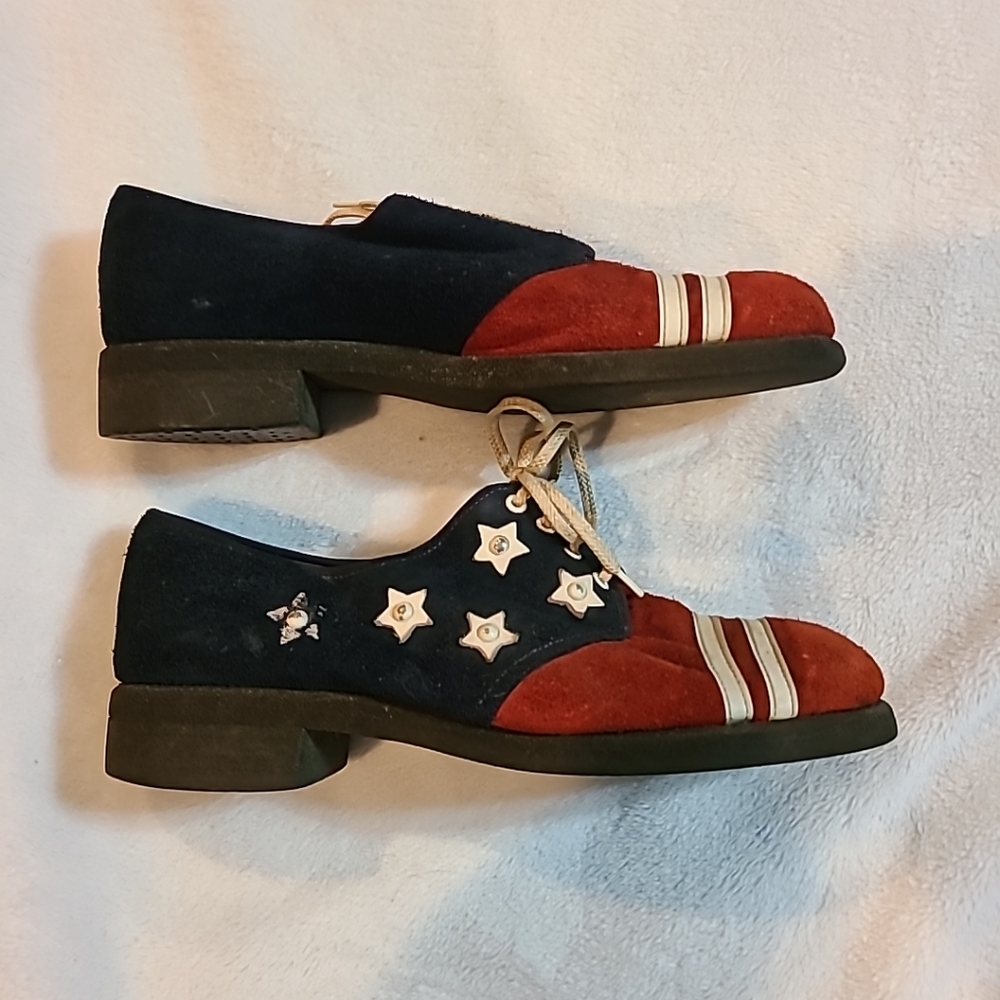 Marvelous Vintage Sbicca Suede Shoes - Picture 2 of 8